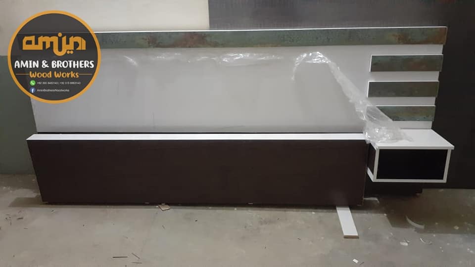 Ash White & Green King Size Bed, view 1